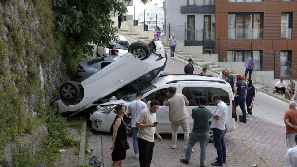 Kağıthane'de akılalmaz kaza!