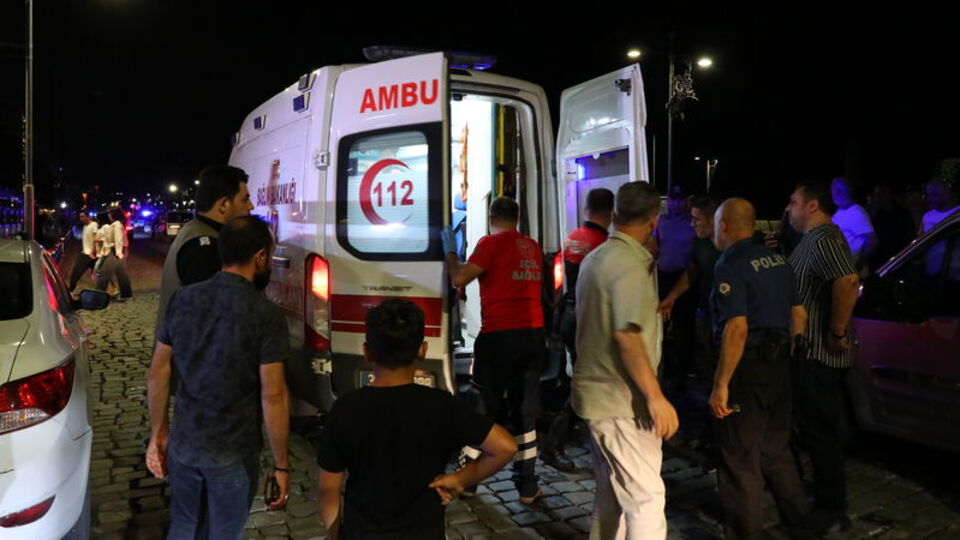 İzmir'de izindeki polisin bıçaklanmasına ilişkin 3 tutuklama