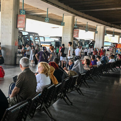Bayram öncesi otogarda yoğunluk!