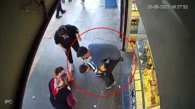 Soluk borusuna şeker kaçan çocuk Heimlich manevrasıyla kurtarıldı