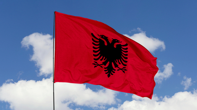 Arnavutluk başkenti, bayrağı, nüfusu