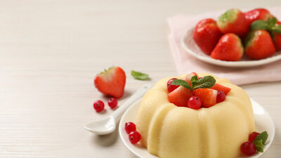 Çilekli irmik tatlısı tarifi