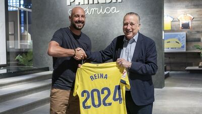 40 yaşındaki Reina'ya yeni sözleşme