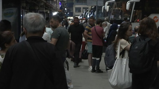 İstanbul'da otogarda bayram tatili yoğunluğu