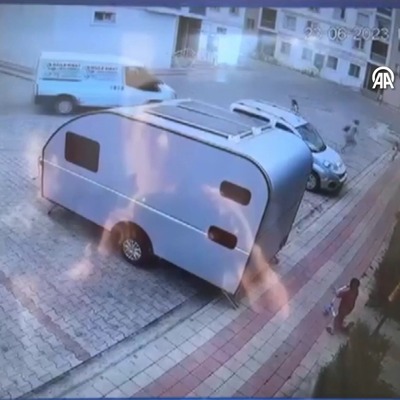 7 yaşındaki çocuk 5 yaşındaki kardeşini ezdi!