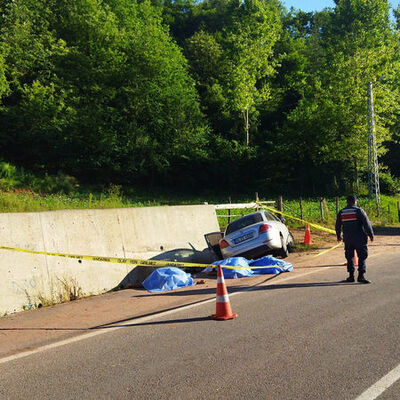 Bayram tatili yolunda feci kaza! Aynı aileden 3 kişi öldü
