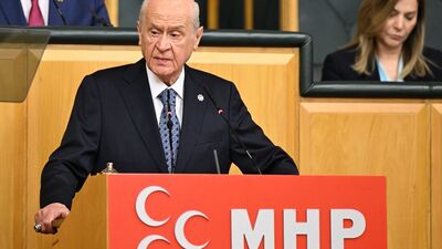 Bahçeli'den Rabia Kadir çağrısı