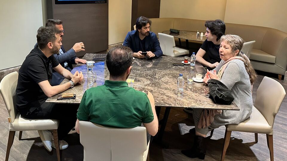 Mumcu'dan Özkan Uğur'a ziyaret