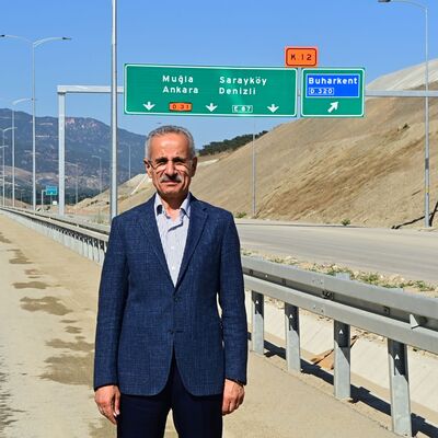 Bakan Uraloğlu otoyolun ilk testini yaptı