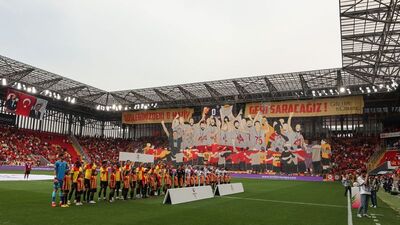 5 farklı dilde şampiyonluk istedi!