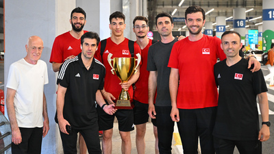 Avrupa şampiyonu milliler yurda döndü