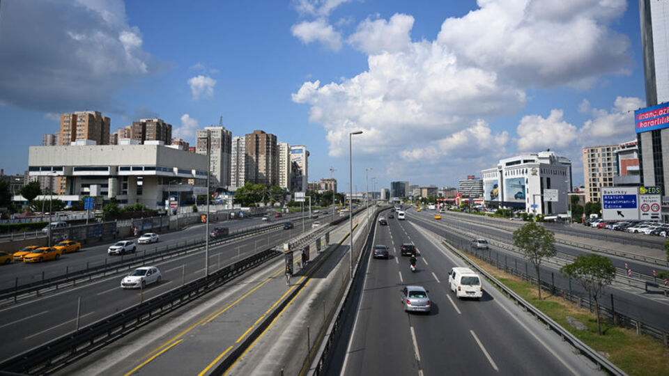 İstanbul'da trafik yoğunluğu şoke etti!