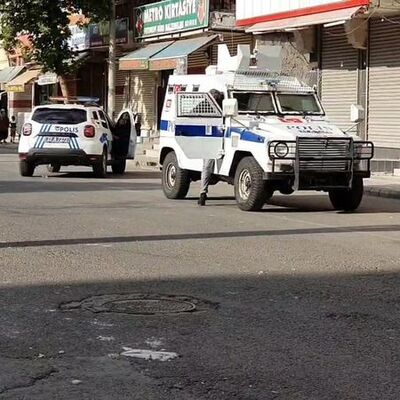 Diyarbakır'da taşlı-sopalı kavga