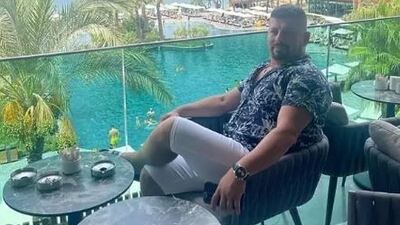 Avukatı döven lüks araç sürücüsü polis çıktı