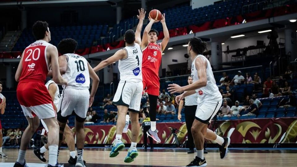 Genç Milliler çeyrek finalde!