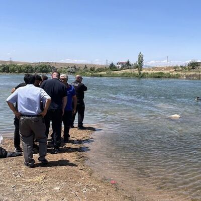 Kaçan toplarını almak için Kızılırmak'a giren 3 çocuğun cansız bedenine ulaşıldı