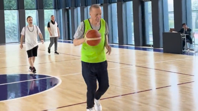 Cumhurbaşkanı Erdoğan basketbol oynadı