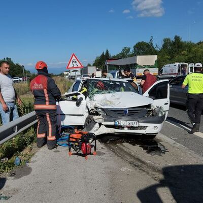 Düzce'de zincirleme kaza: 13 yaralı