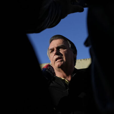 Bolsonaro'ya 8 yıl siyasi yasak