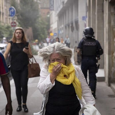 Fransa'da bin kişi gözaltına alındı