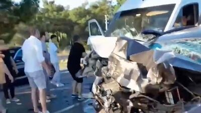 İzmir'de korkunç kaza: 4 ölü, 21 yaralı