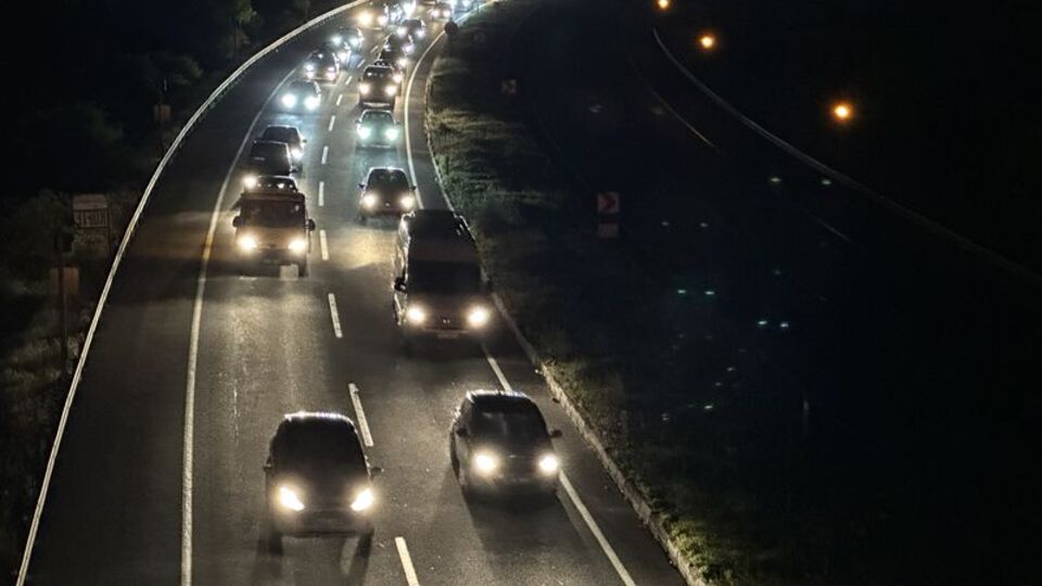 D-100 karayolunun Karabük kesiminde tatil dönüşü yoğunluğu