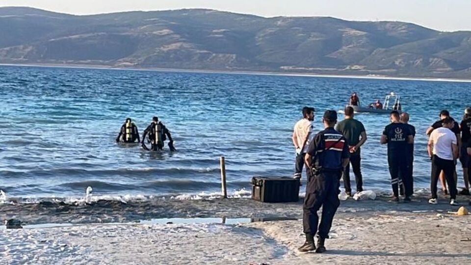 Salda Gölü'ne giren 13 yaşındaki çocuk boğuldu