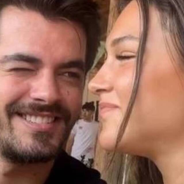 Aşkını ilan etti