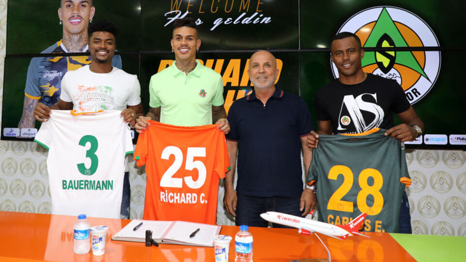 Alanyaspor'dan üç transfer!