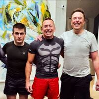 Musk'tan, 'kafes dövüşü' hazırlığı