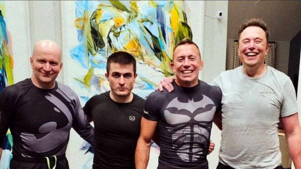 Musk'tan, 'kafes dövüşü' hazırlığı