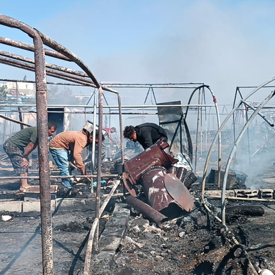 Felaketten dönüldü! Çadırkentte 50 çadır küle döndü