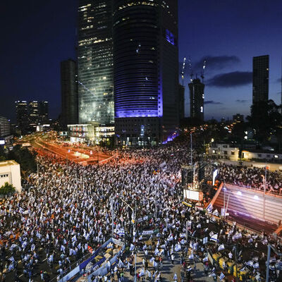 İsrail'de binlerce protestocu yine sokaklarda