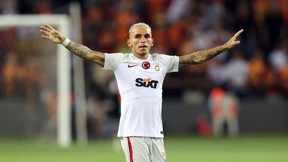 Torreira'dan Paredes'e jest!