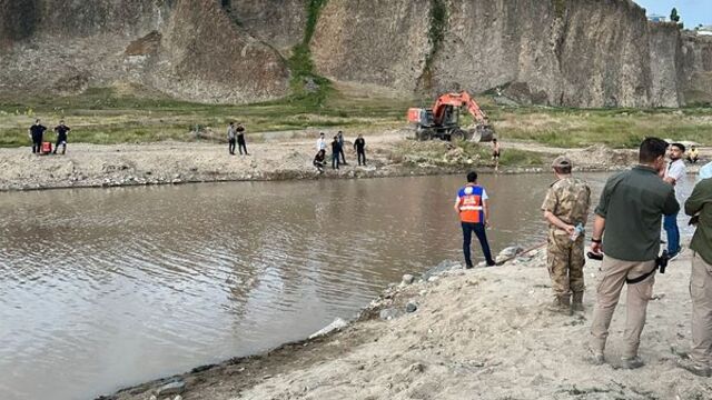 Koyunu kurtarmak isterken suya düşen çocuk boğuldu