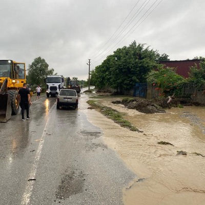 Kocaeli ve Sakarya'da sel baskını!