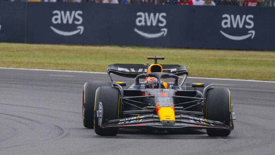 Pole pozisyonu yine Verstappen'de