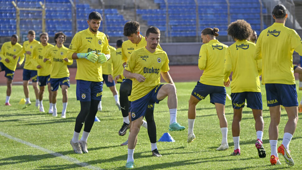 Fenerbahçe, Rusya'da sahaya indi