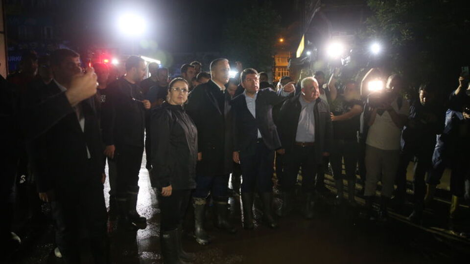 Bakanlar Yerlikaya ve Tunç'tan selin vurduğu Bartın'da açıklamalar