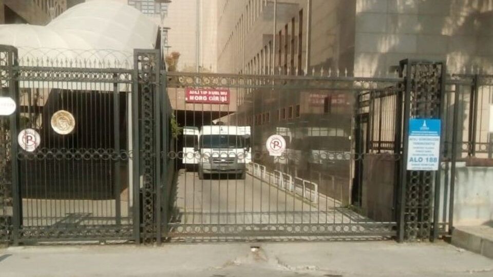 Ters yönde 5 km gitti, motosikletliye çarptı: 2 ölü