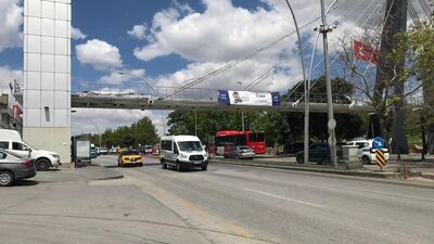 Art arda iki otomobilin çarptığı kadın öldü