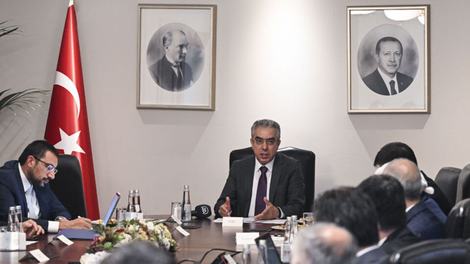 "Sıfırdan bir anayasa' yaklaşımı içinde değiliz"