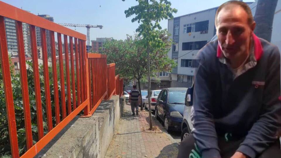 Zihinsel engelli sokakta bıçakla öldürüldü