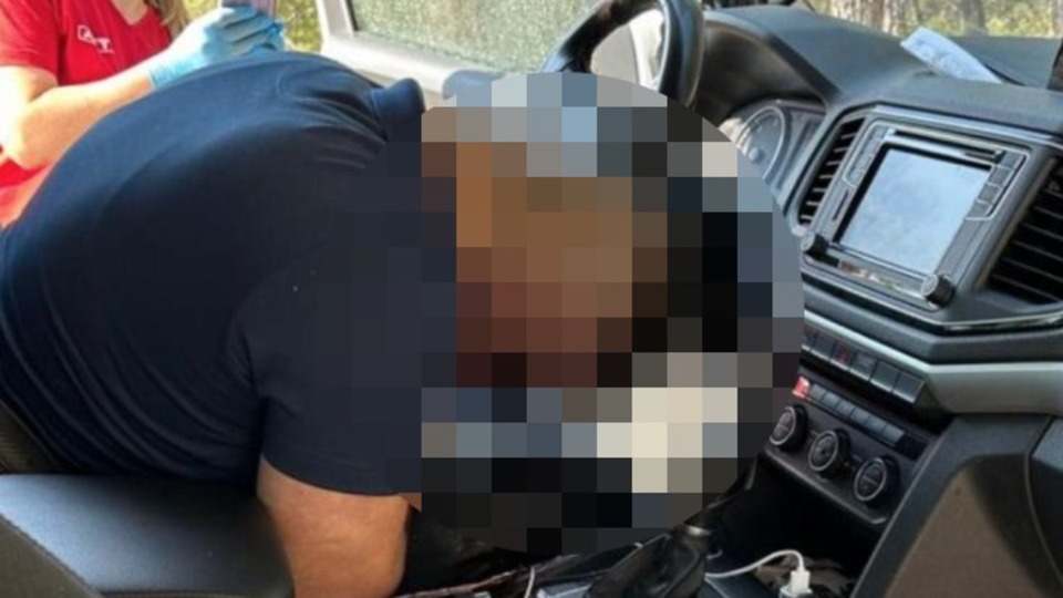 Avukatı darp eden polis aracında ölü bulundu