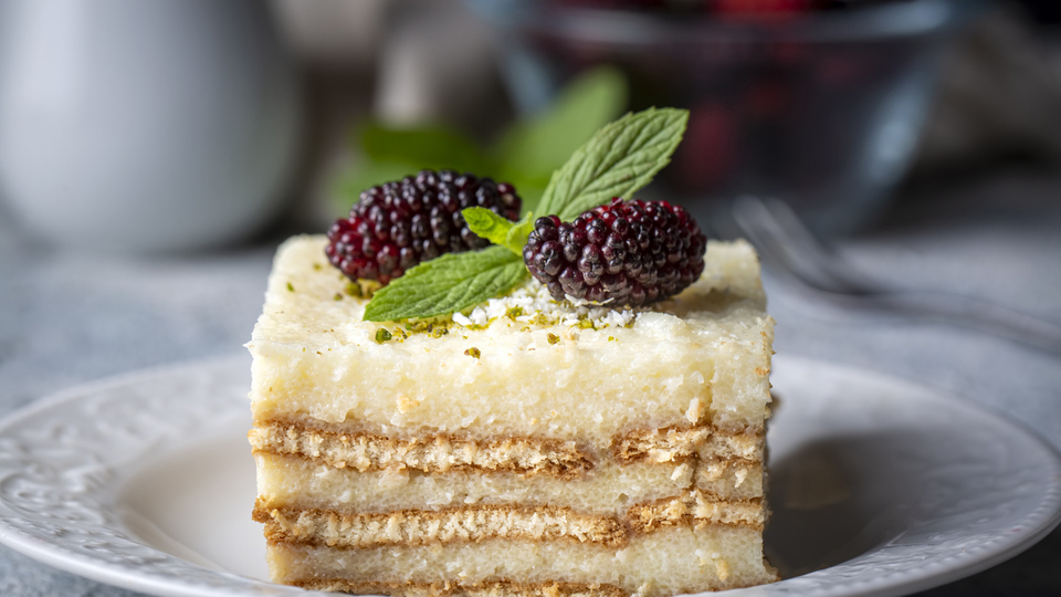 Bisküvili irmik tatlısı tarifi