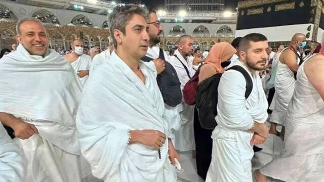 Ünlü oyuncu hacca gitti