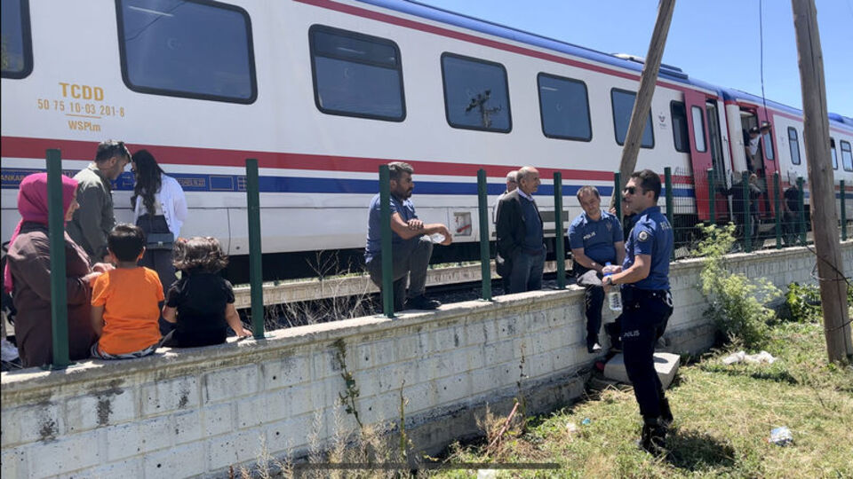 Erzurum'da trenin çarptığı çocuk öldü