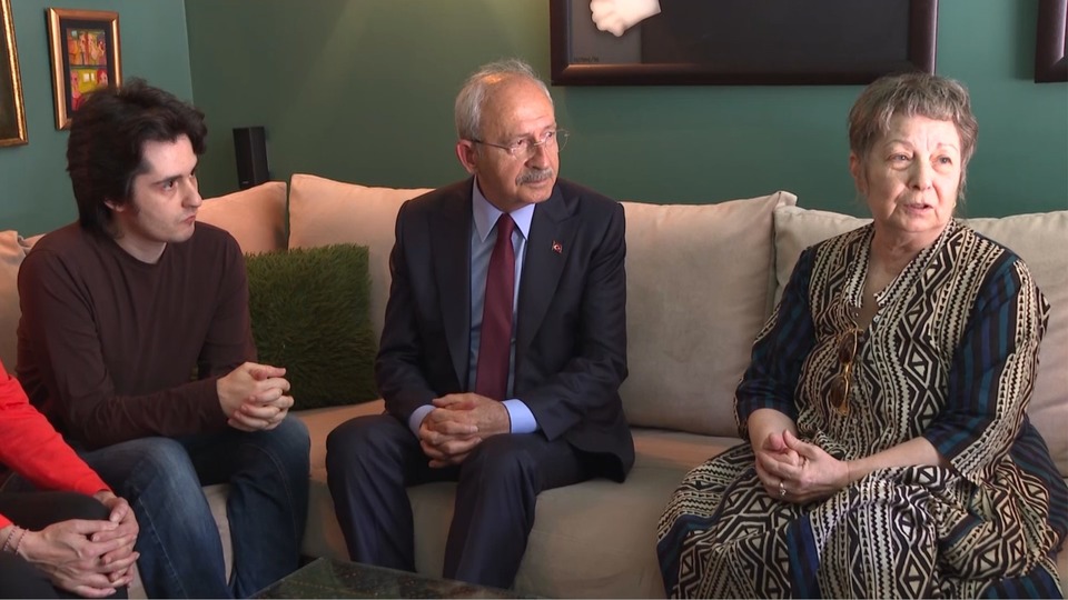 Özkan Uğur'un ailesine ziyaret