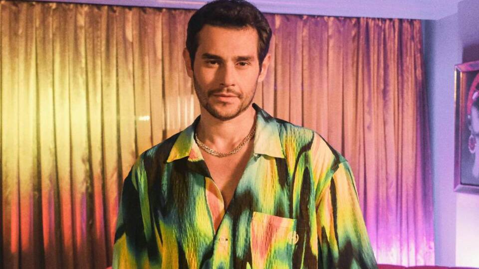 Cem Belevi'den 'Üzümlü Kekim'