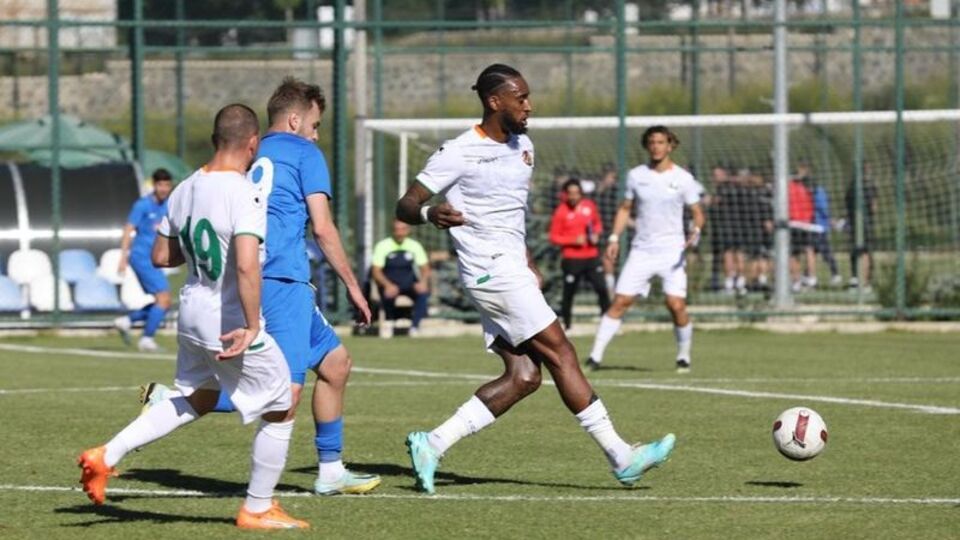Alanyaspor hazırlık maçında galip